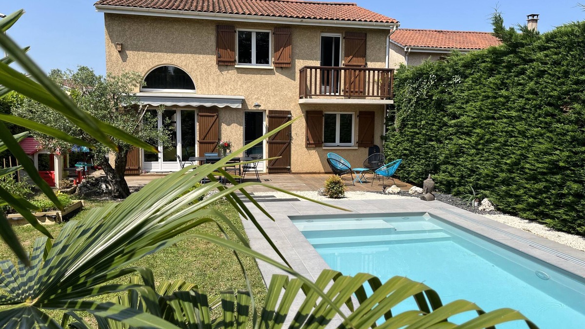 Saint-Priest Villa | Villa Cosy Avec Piscine Privée aux Portes de Lyon