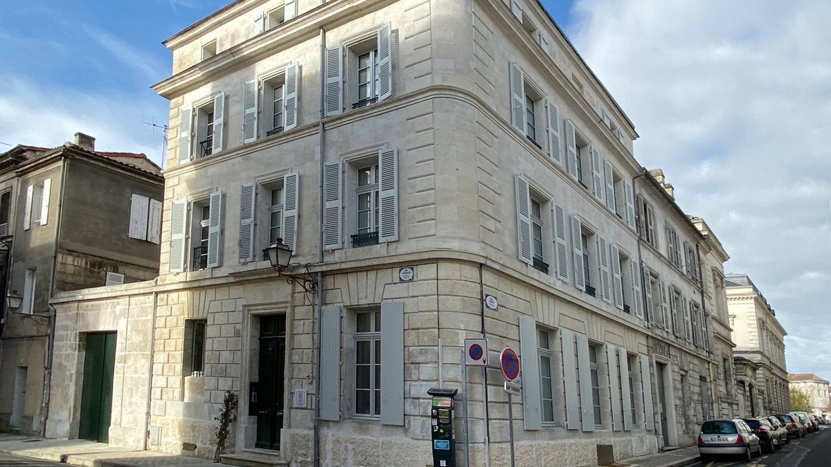 Angouleme Apartment | Villa Cote Plateau