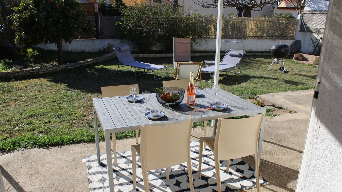 Les Arenes Villa | Villa d'Isa, 80 m2 house, air-conditioned, 2 bedrooms, Wi-Fi, 300 meters from the sea