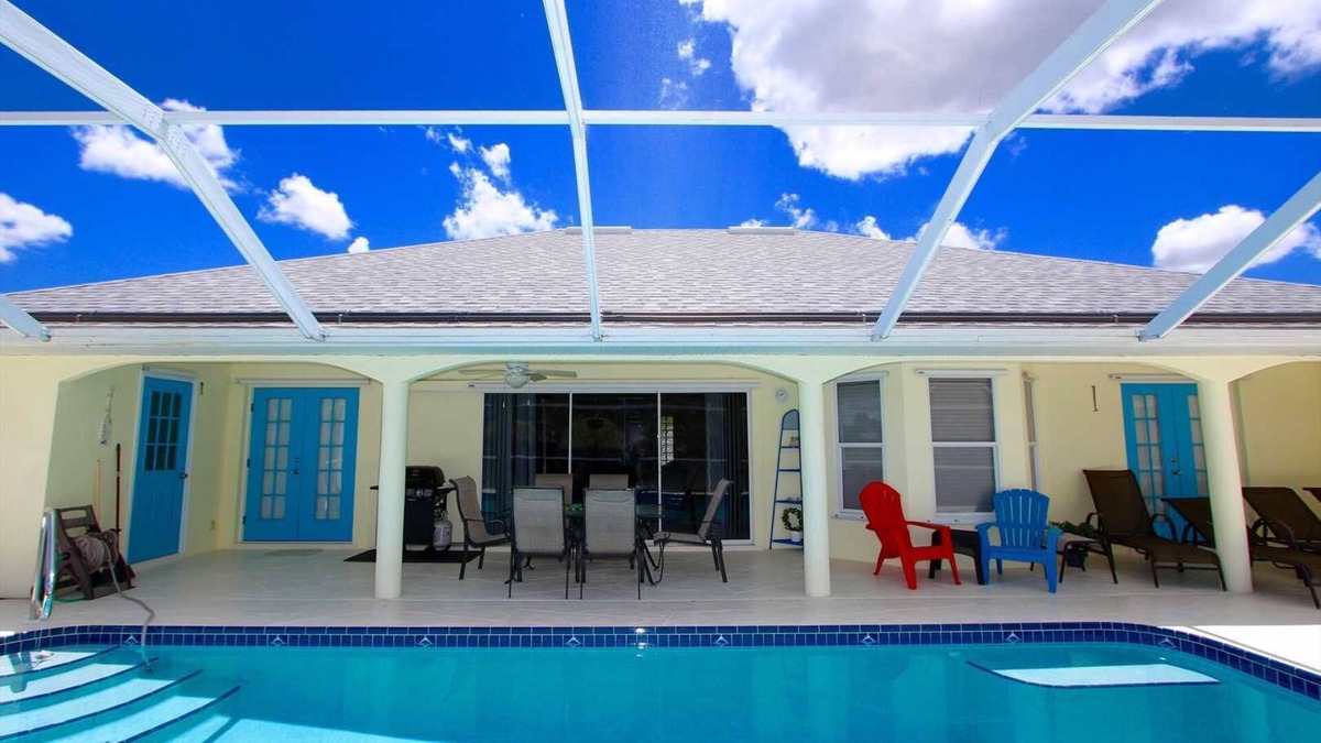 Eisenhower House | Villa Danby, Tropical Pool Home in Serene Area
