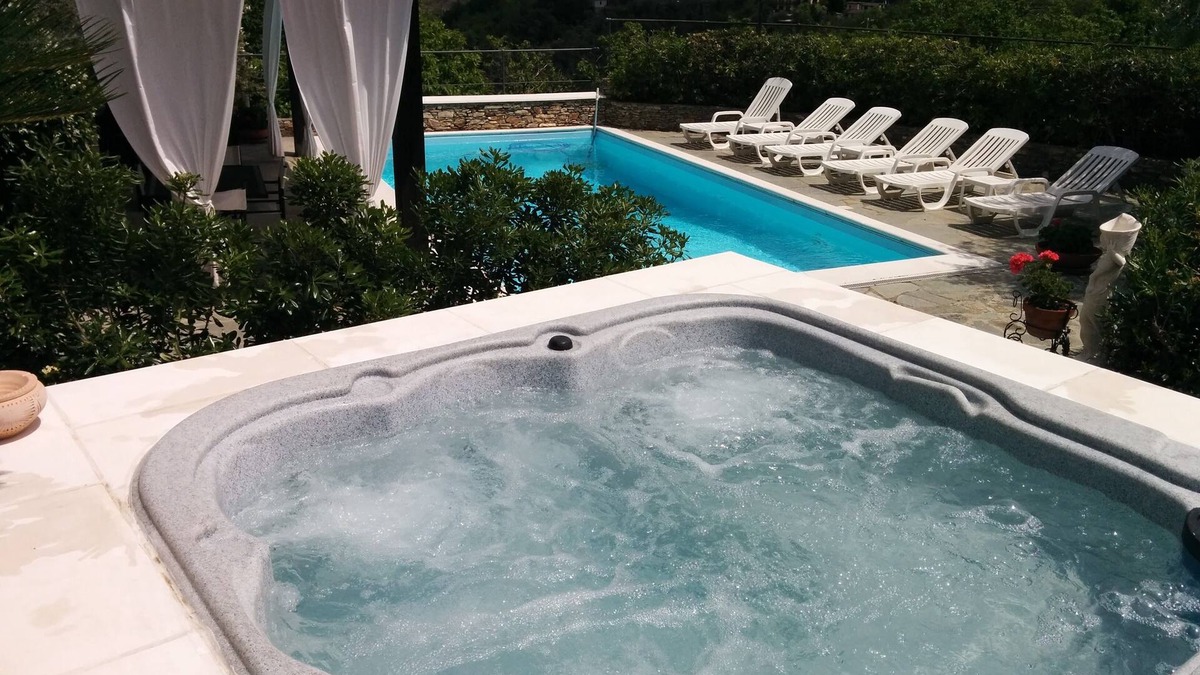 Vescina Villa | Villa Daphne Pool and Jacuzzi near the sea and Portofino citra 010002-LT-0001