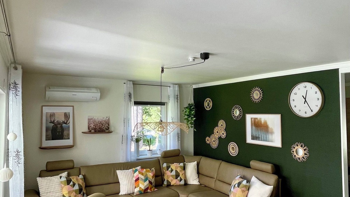 Vidsel House | Villa Davvi dállu: Family-friendly vacation home with playhouse, sauna & garden