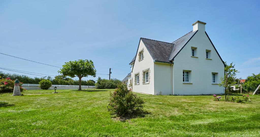 Ambon Villa | Villa de Cromenach