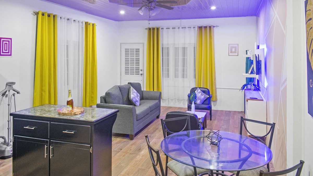 Scarborough Apartment | Villa De Cruz - Executive Suite