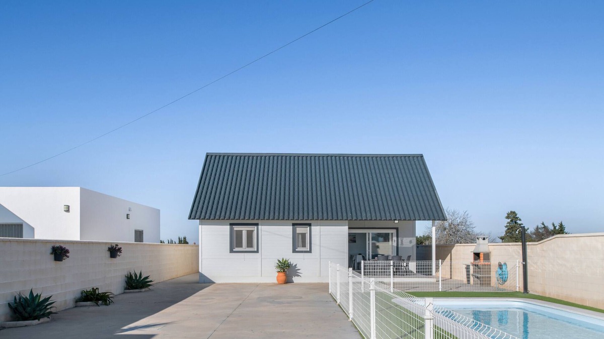 Barrio Nuevo House | Villa de Gomar with Football Field and Private Pool