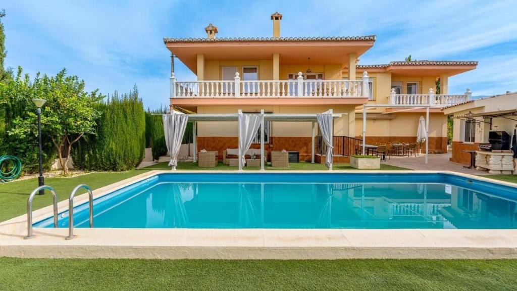 Gojar House | Villa de la Acacia