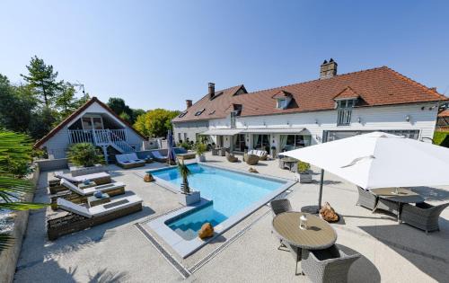 Villechetif Bed & Breakfast | Villa de la Croix - Maison d'hôtes à 4 minutes de l'A26 avec parking
