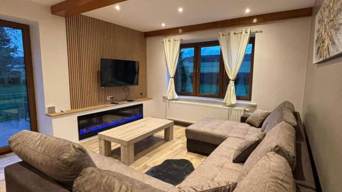 Carlsbourg Villa | Villa De Miguel Enjoy a Pleasant Moment With Family or Friends