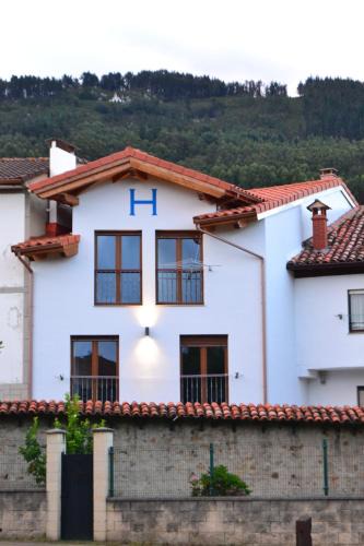 Salas Hotel | Villa de Salas Alojamientos