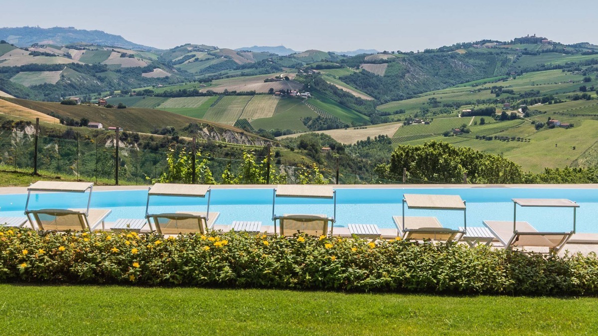 Montalto delle Marche Villa | Villa delle Rose with pool in the hills of the Piceno, 20 minutes from the beach of Cupra Marittima