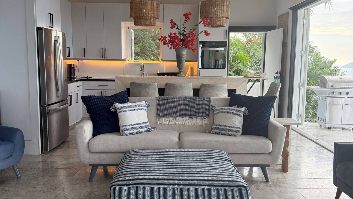 Belmont Villa | Villa Del Mar, 5 bed 5 bath in Belmont Estates, near Longbay & Smugglers cove.