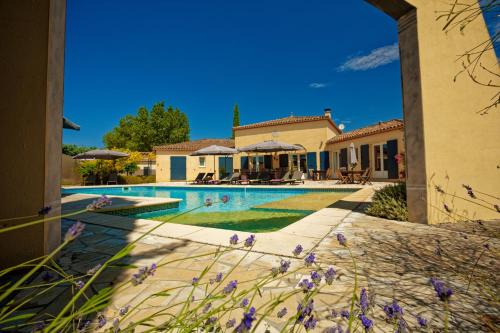 Vacquieres Bed & Breakfast | Villa des Cammaous