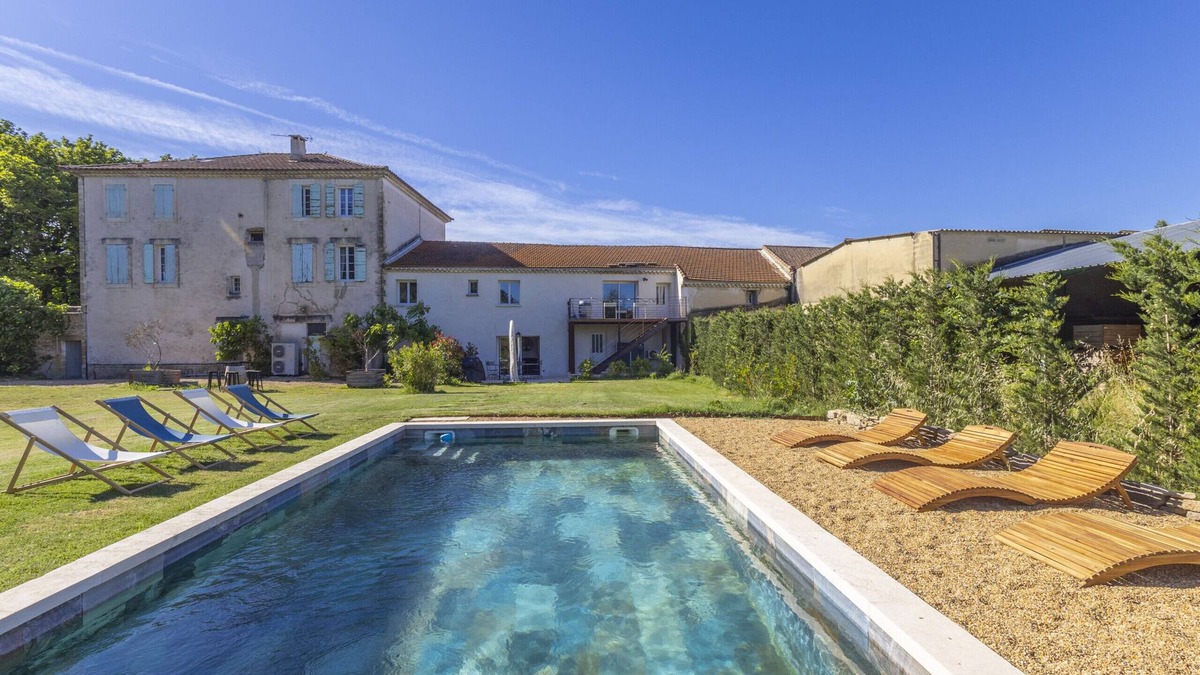 Monteux Villa | Villa des Cieux, a cosy holiday home with private pool in Provence for 8 people