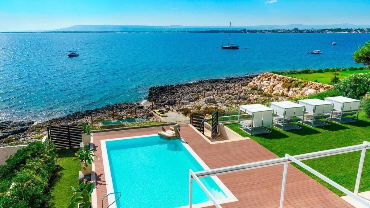 Plemmirio Villa | Villa Diamante - Luxury seafront villa with pool