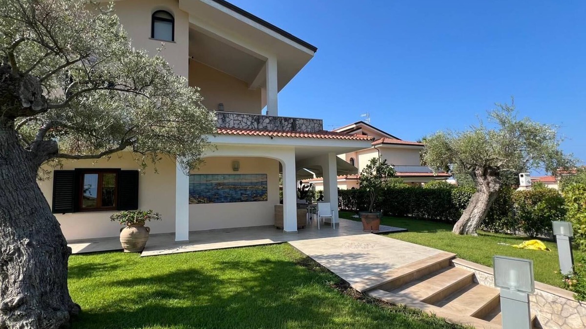 Diamante Villa | Villa 'Diamante' with Sea View, Wi-Fi and Air Conditioning