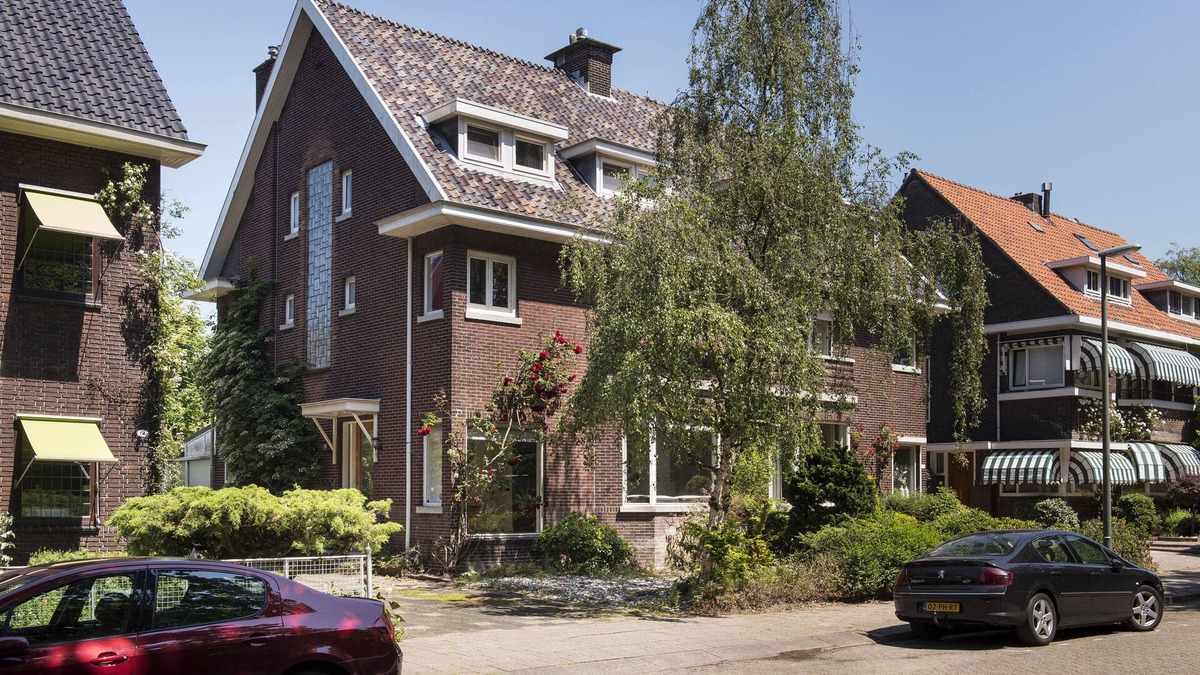 Schiedam Apartment | Villa Dirkzwager has two Suites on two floors.