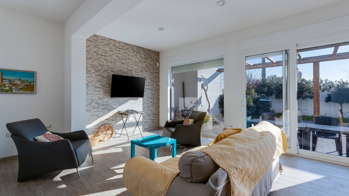 Funtana Meiga Villa | Villa "Domus Bianca" with Sea View, Garden & Wi-Fi