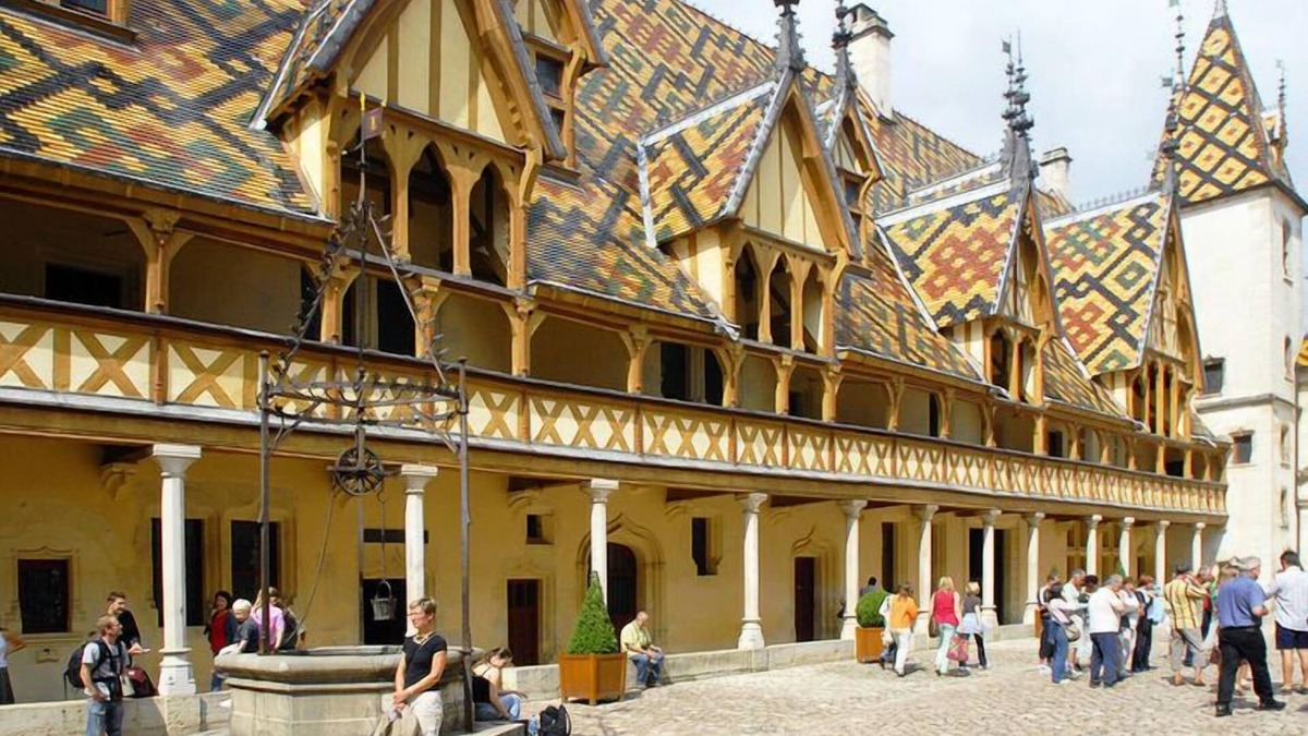 Beaune House | Villa du Lac by Interhome