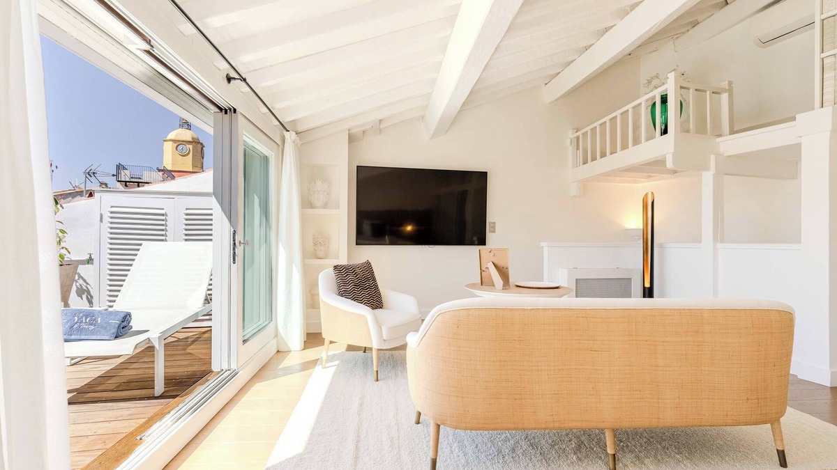 Old Town Villa | Villa du Prince de Lignac | 5-star Hotel Services at Le Yaca