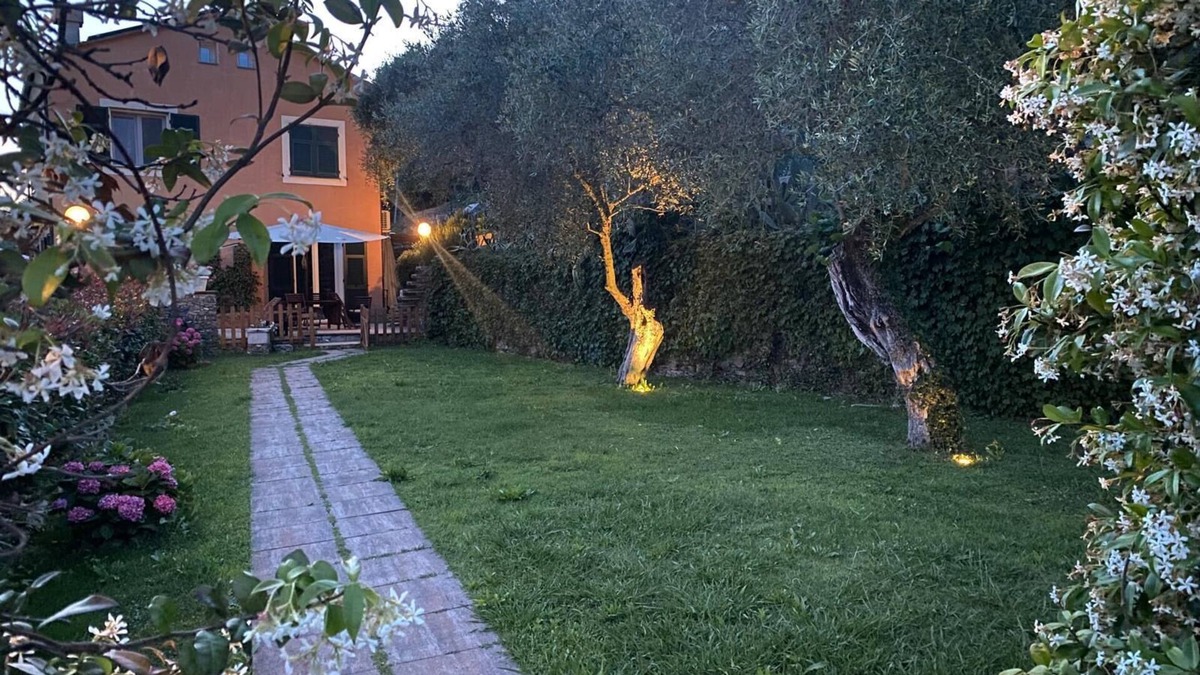 Rezza Villa | Villa 'Due Ulivi' with Private Terrace, Private Garden and Wi-Fi