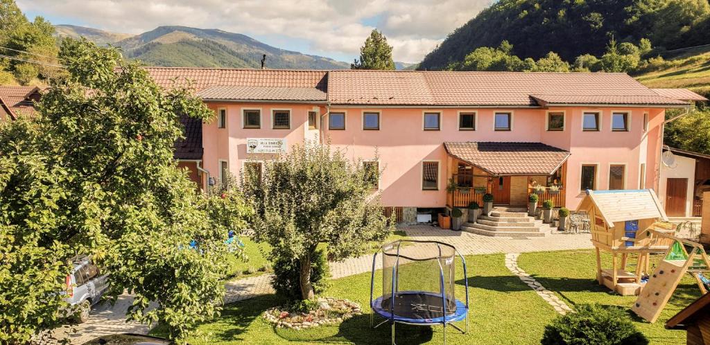 Myto pod Dumbierom House | Villa Ďumbierka - B&B, wellness, brewery, ebikes