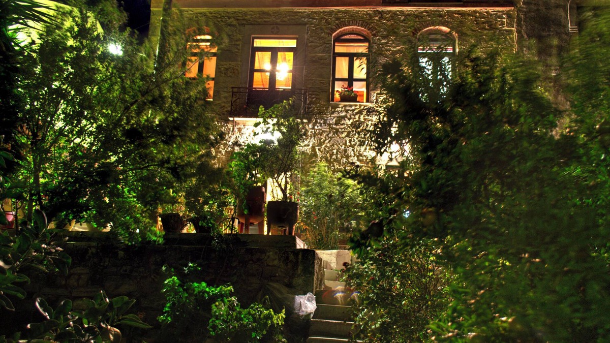 Vlachiana House | Villa Elborgini, where Cretan Land Meets Wine and Culinary Art!