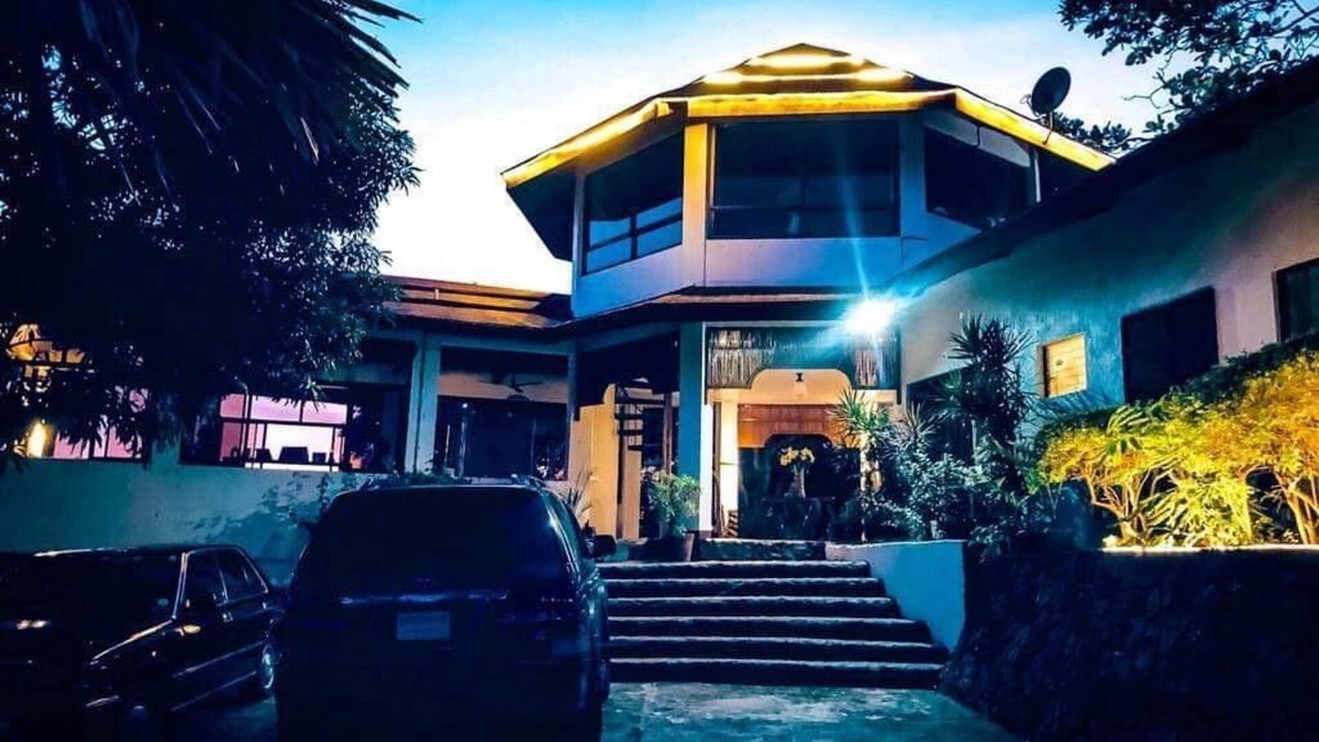 Nasugbu Villa | VILLA ELENA with private pool