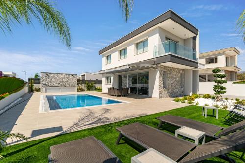 Moni Villa | Villa Eleni by Ezoria Villas