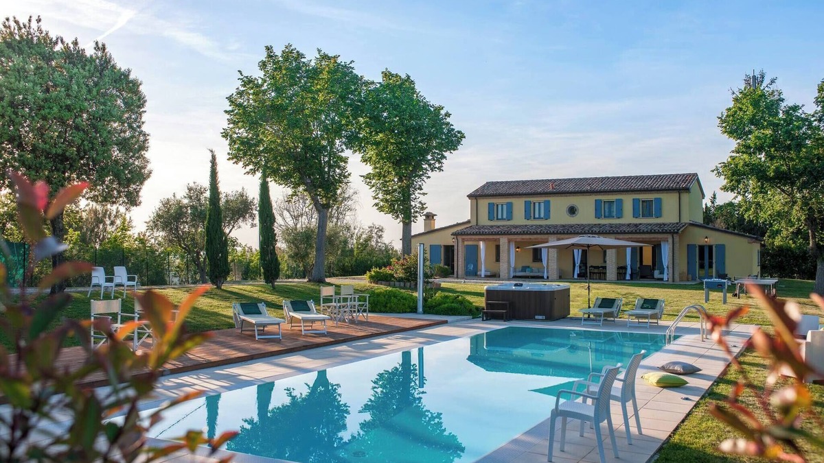 San Costanzo Villa | Villa Elettra 12&2 by Marche Holiday Villas