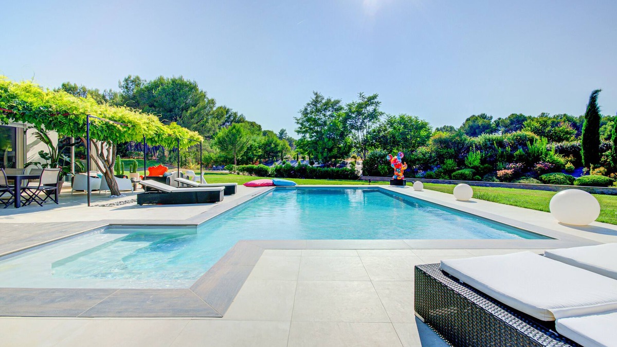 Grand Sud Villa | VILLA EMANEA with swimming pool in the heart of Provence Aixoise