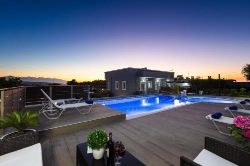 Adele Villa | Villa Emily Rethymno