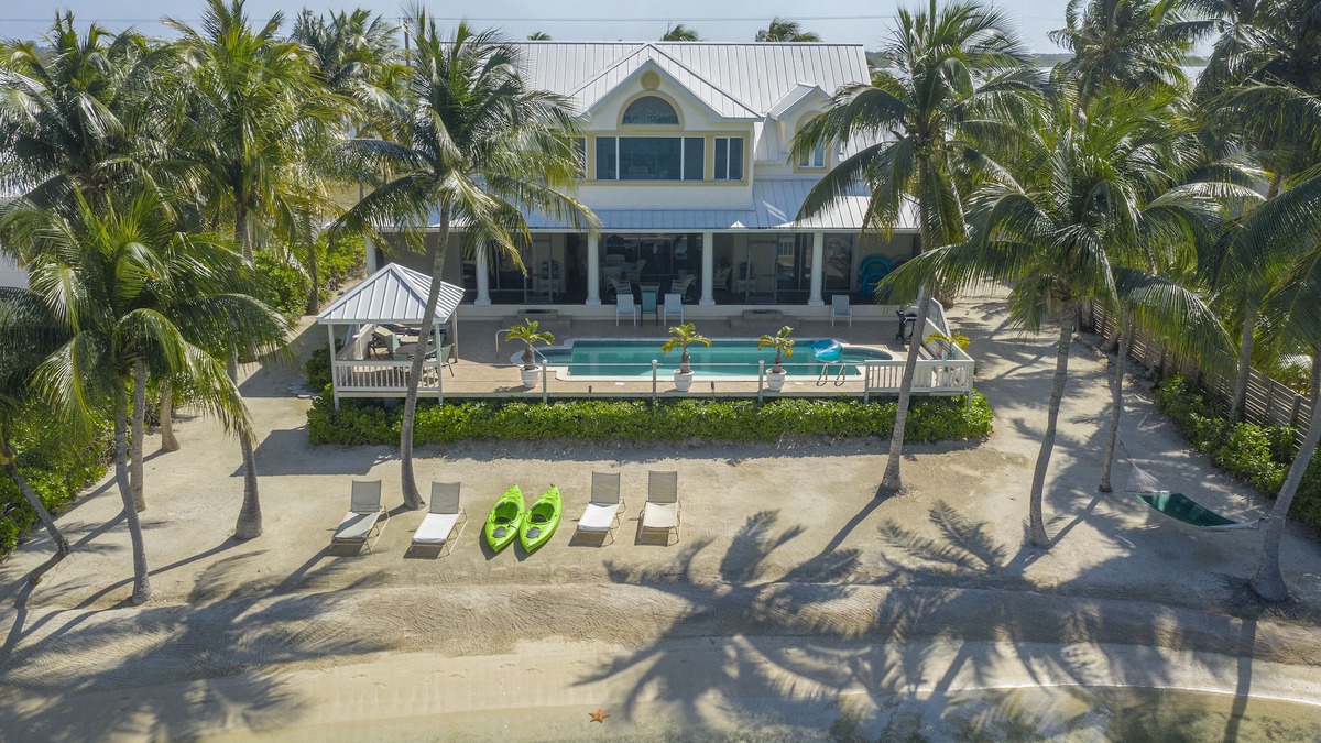 Rum Point Villa | Villa Emmanuel - Private Beachfront 5 Bedroom/4 Bath Villa near Rum Point