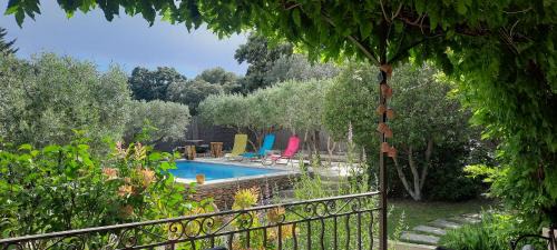 Beaucaire Villa | Villa en Provence piscine au calme entre Arles Nîmes Avignon