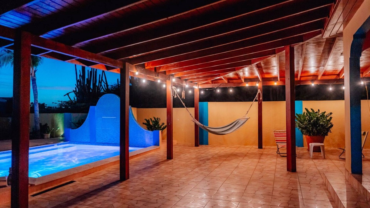 Boroncana Villa | Villa Encantada Aruba with Private Pool and garden