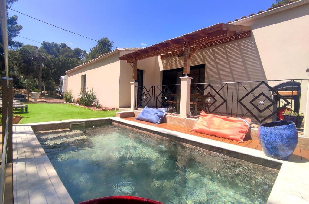 Montseret Villa | VILLA ENTIERE BELLEVUE - Balnéo - Piscine - Clim