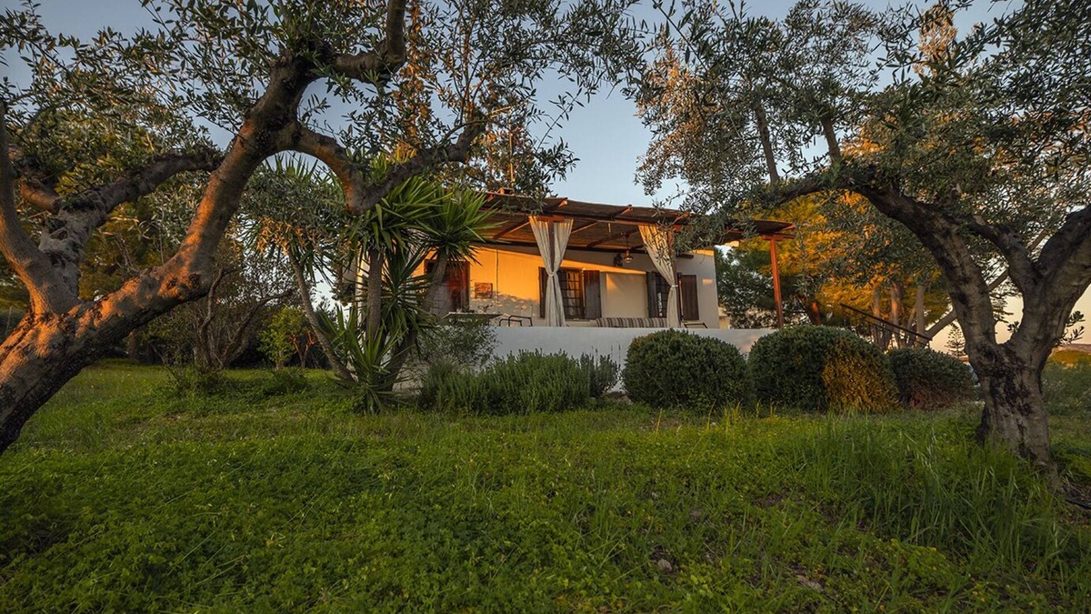 Ermionida House | VILLA ERMINEL Traditional country house in a peaceful area