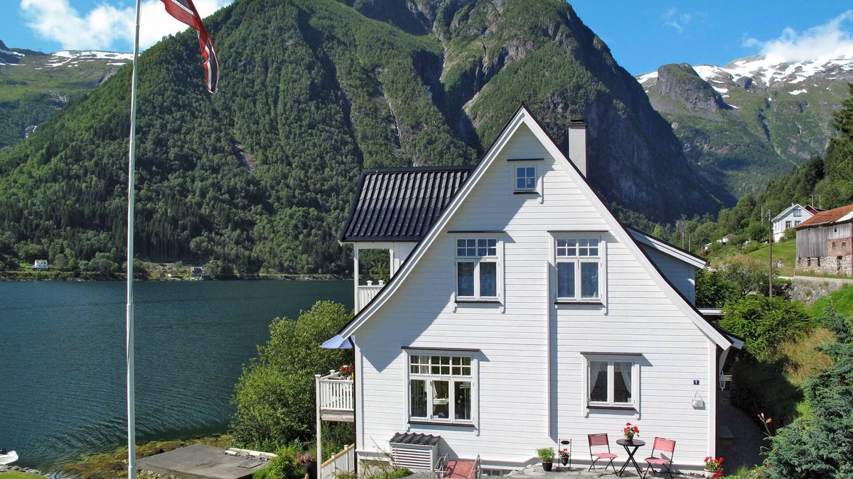 Balestrand House | Villa Esefjord by Interhome