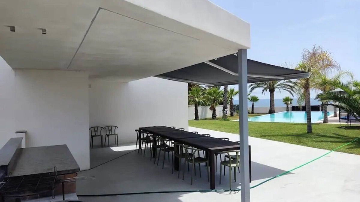 Vinaros Villa | VILLA EULALIA, LUXURY ON THE FIRST LINE OF THE SEA