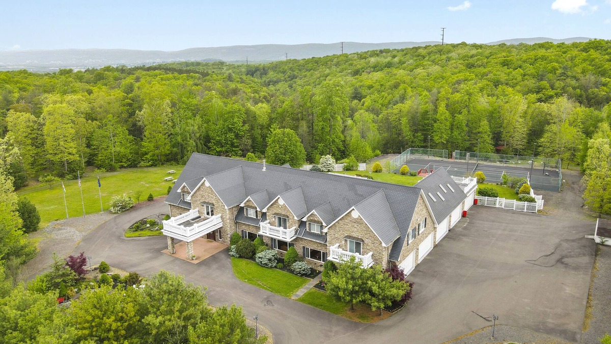 Wilkes-Barre Villa | Villa Euphoria: Exotic Retreat