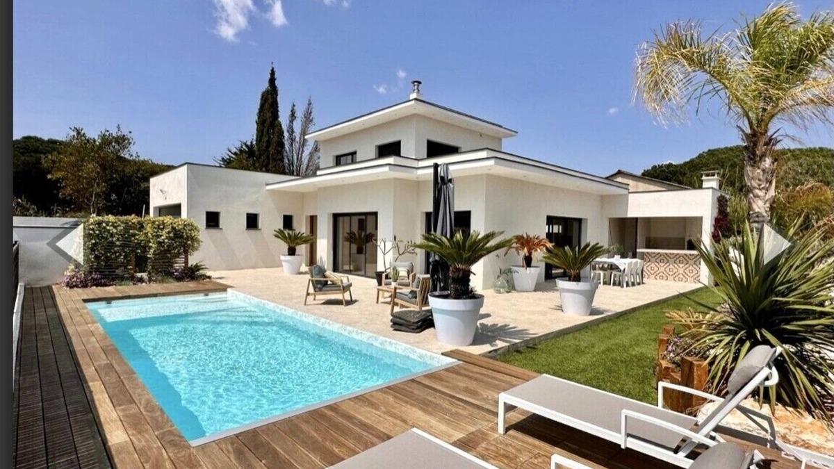 Serignan Villa | Villa Exceptionnelle Avec Piscine à Quelques pas de la Plage