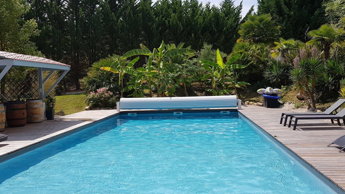 Sainte-Marie-de-Gosse Villa | VILLA EXOTIQUE 20mn from the ocean, large 15X6 pool
