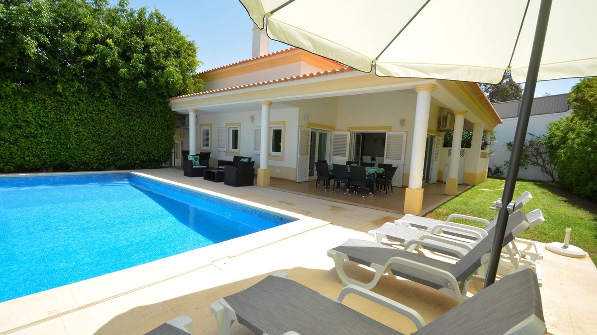 Alfa-Mar Villa | Villa falesia III - 5 minutes walking from beach - private garden and pool