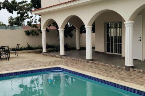 Santo Domingo Este House | Villa Familiar con Piscina cerca Av Ecológica