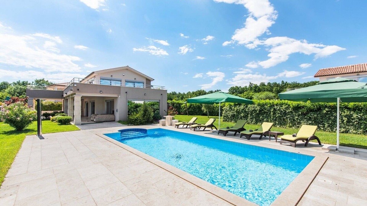 Belavici Villa | Villa Fantasia with heated pool and Whirlpool