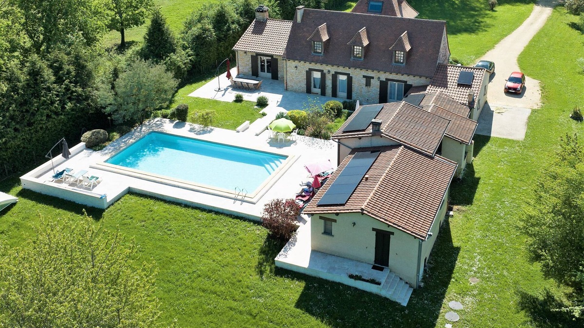 Monplaisant Villa | Villa Fauvel en Dordogne -Standing 10 people - private pool 6X12m