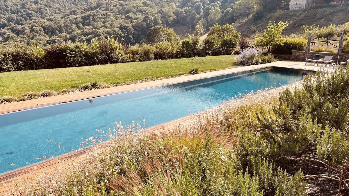 Verzuolo Villa | VILLA FELICE, POOL 25*4 mt, SKY SPA, private GARDEN, WIFI