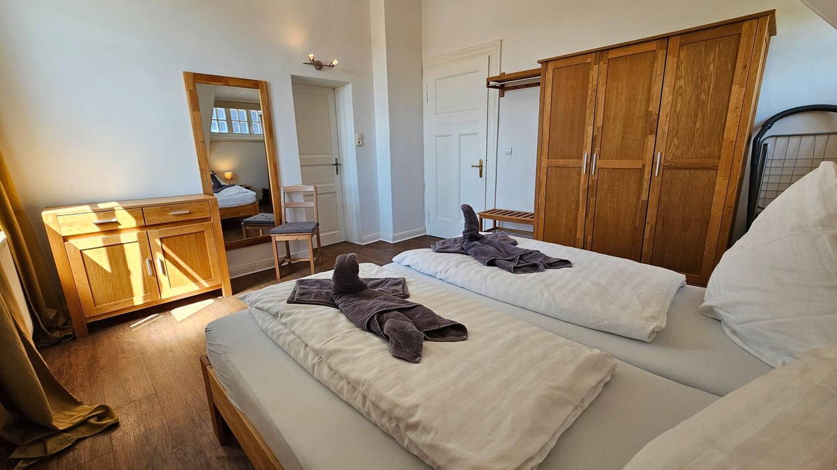 Borkum Villa | Villa 'Ferienwohnung Aurora 6' with Wi-Fi