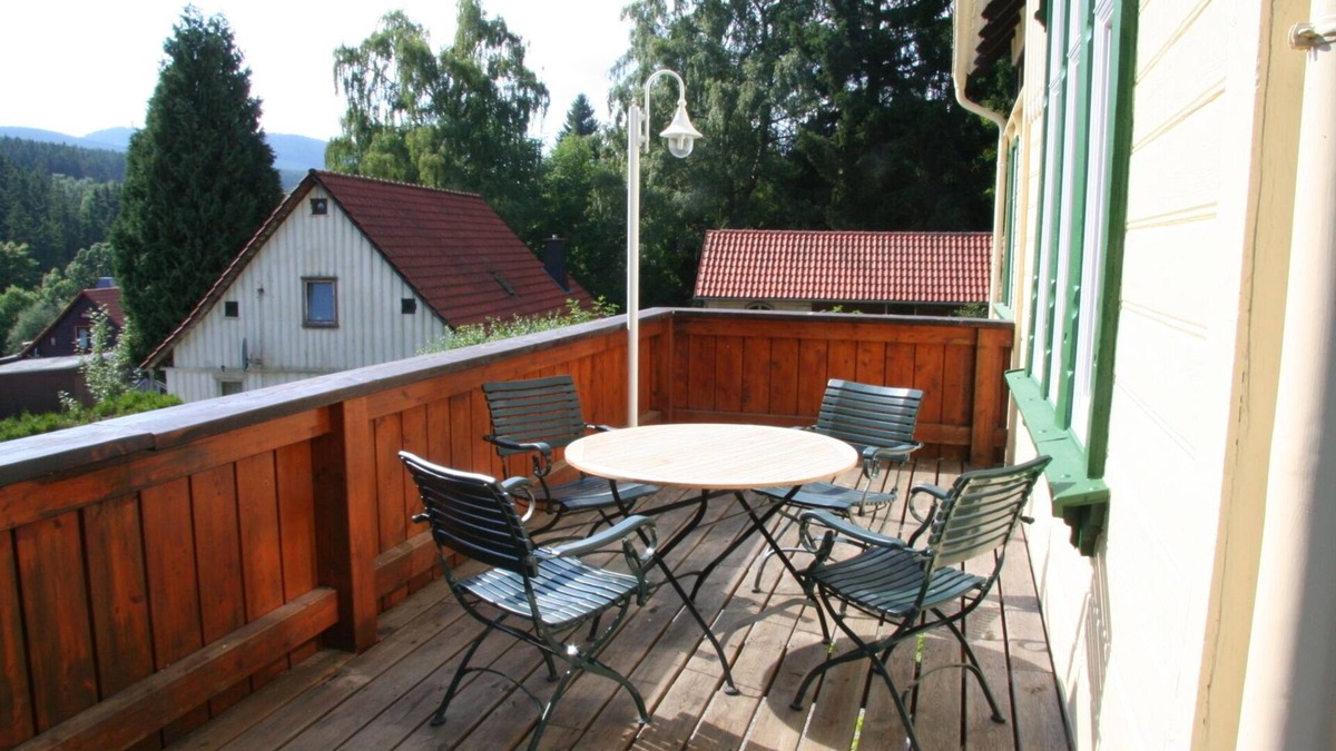 Schierke Villa | Villa 'Ferienwohnung Charlotte' with Shared Terrace, Shared Garden and Wi-Fi
