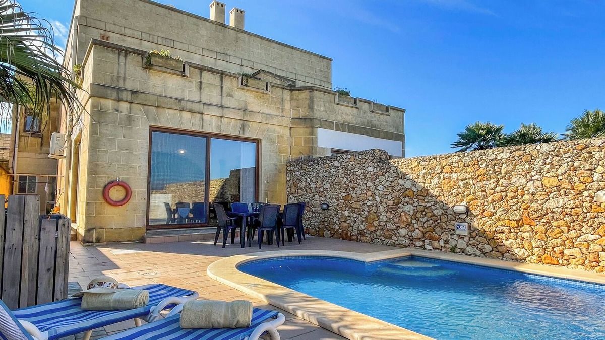 Santu Pietru Villa | Villa Fieldview - Gozo Holiday Home