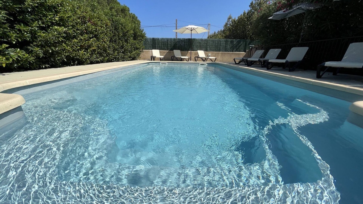 Aleria Villa | Villa FIORA for 4 people, shared pool between sea and mountains